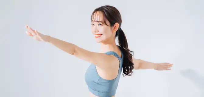 音楽に合わせて体を動かすカーディオダンス